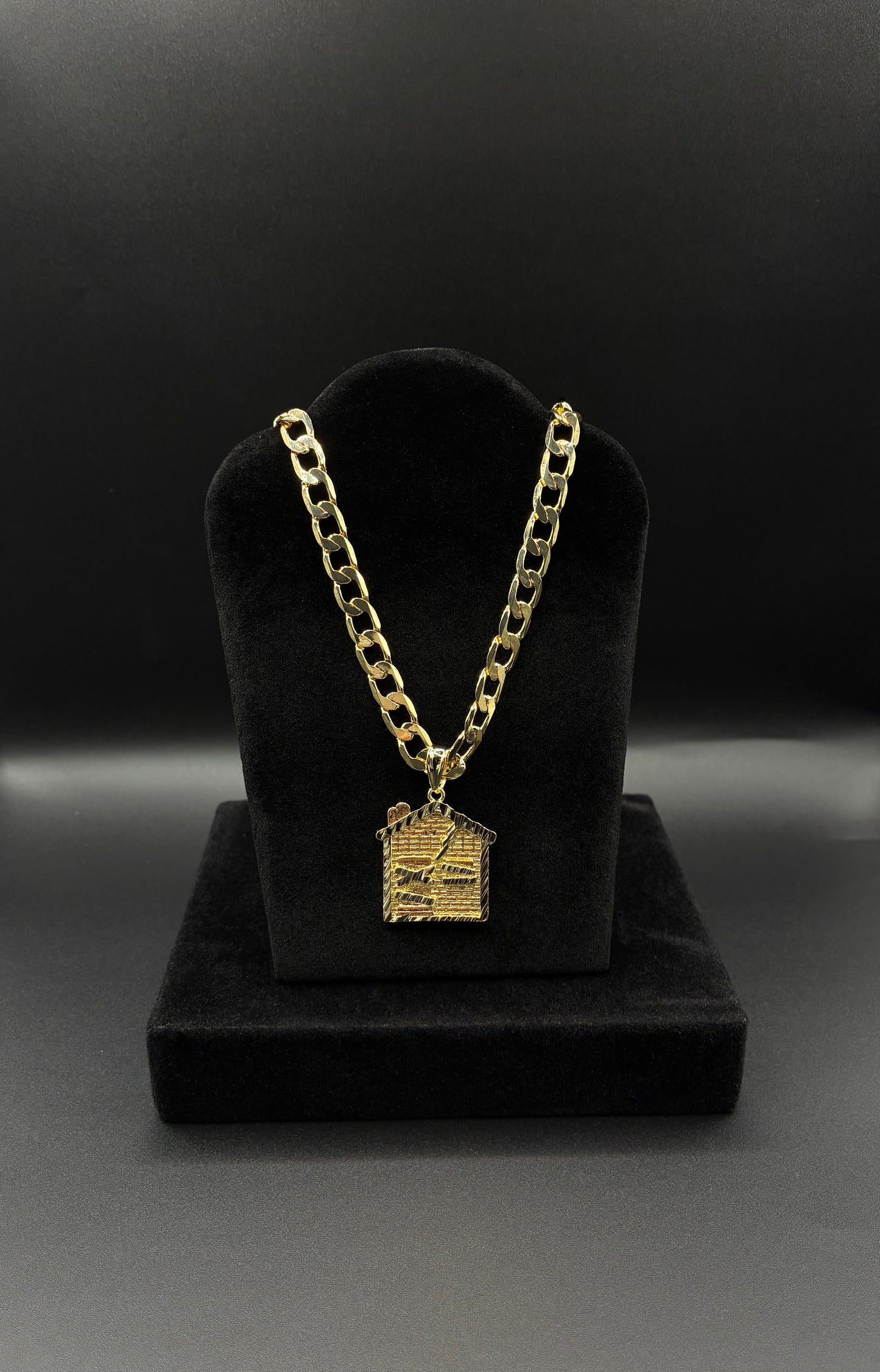 Men Trap house pendant and cuban chain 14k gold plated