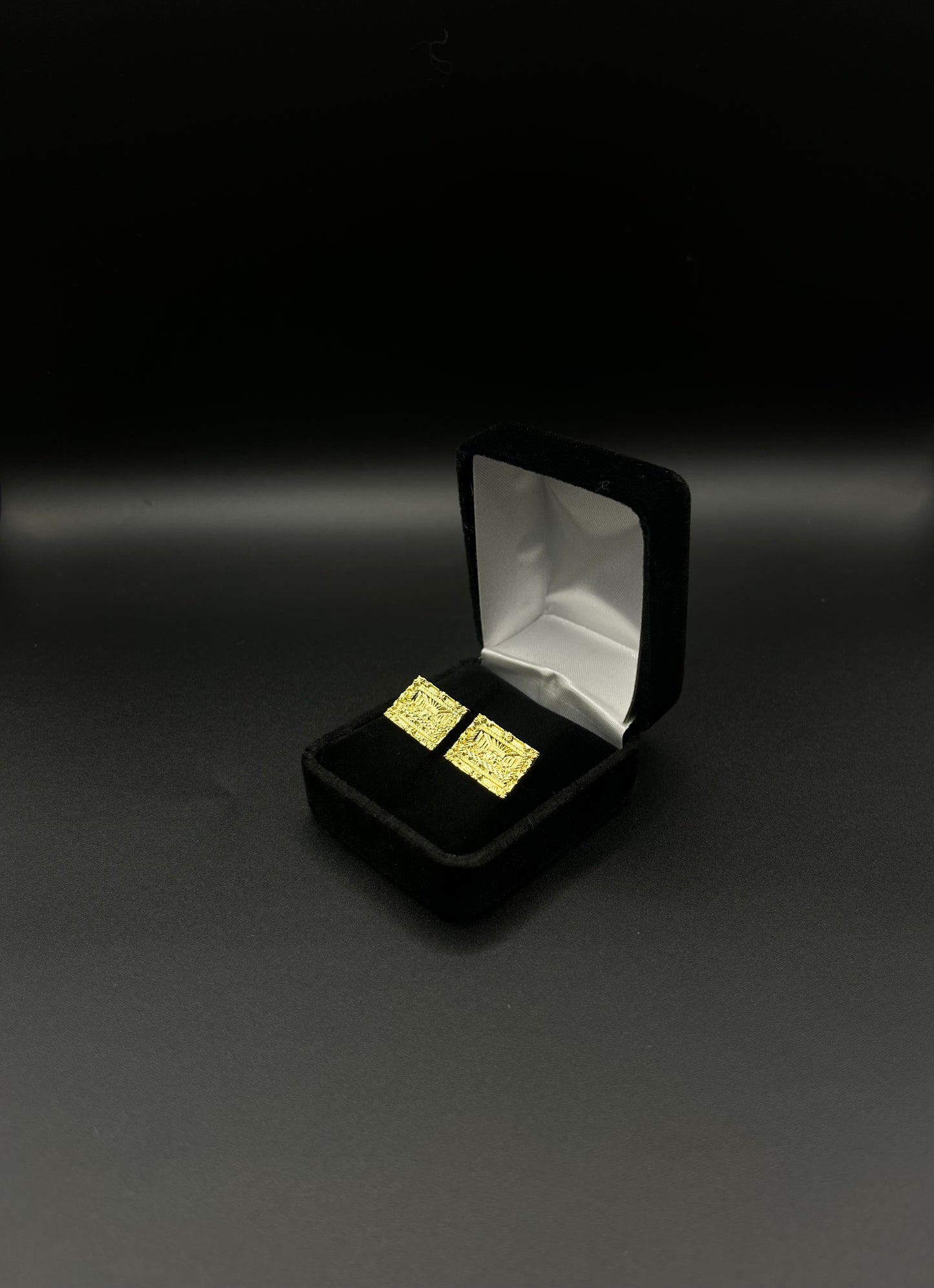 Men Última Cena Frame Earrings 14k Gold Plated