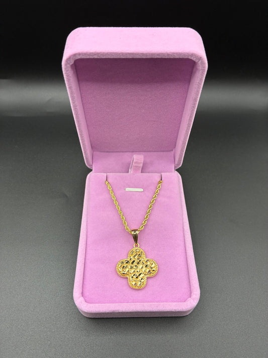 Women clover pendant and chain 14k gold plated