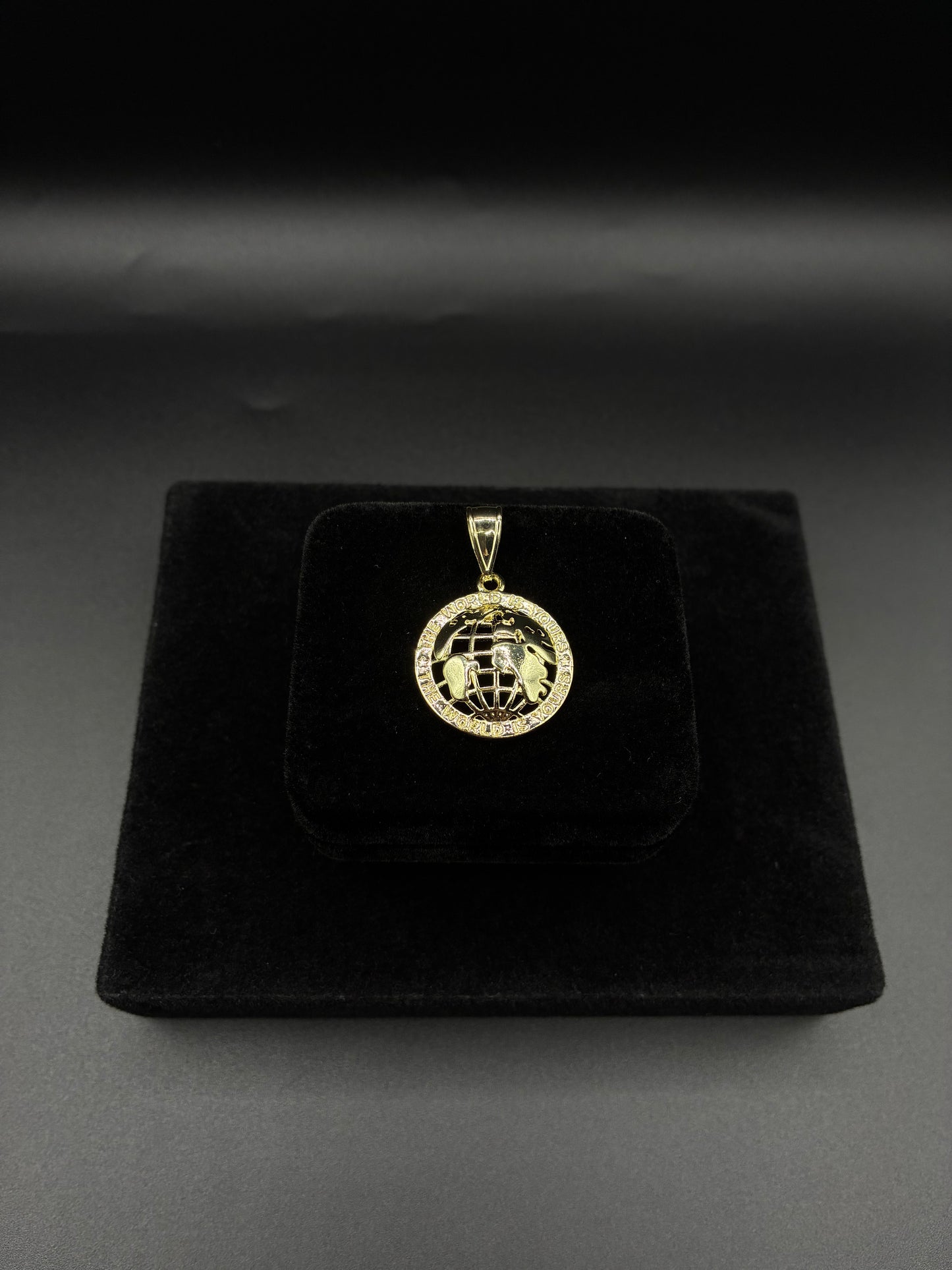 Men the world is yours pendant 14k gold plated
