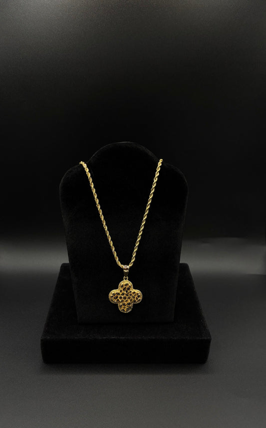 Women clover pendant and chain 14k gold plated