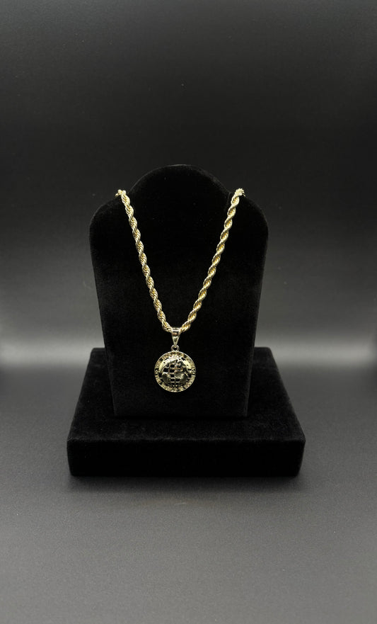 Women The World Is Yours Pendant & Chain 14k Gold Plated